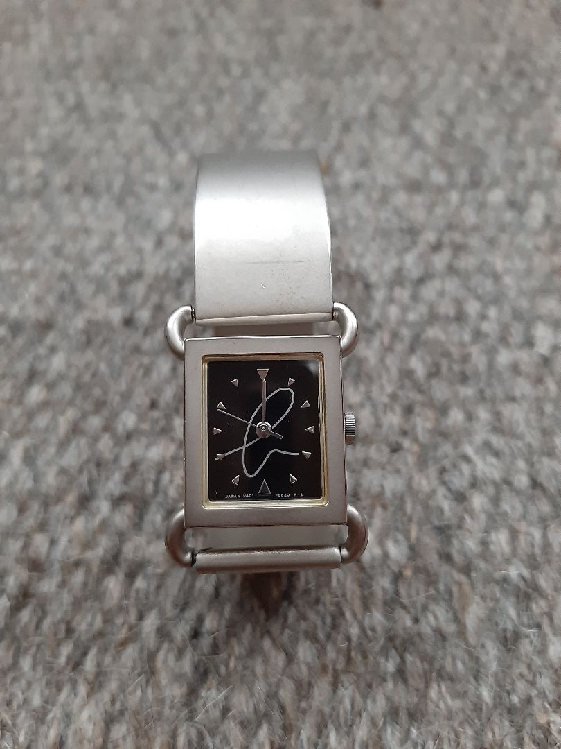 Agnes B. Analog Quartz Women