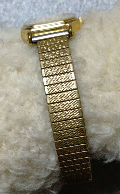 Citizen ELEGANCE Analog Quartz Women