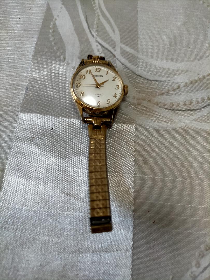 Seiko Analog Quartz Women