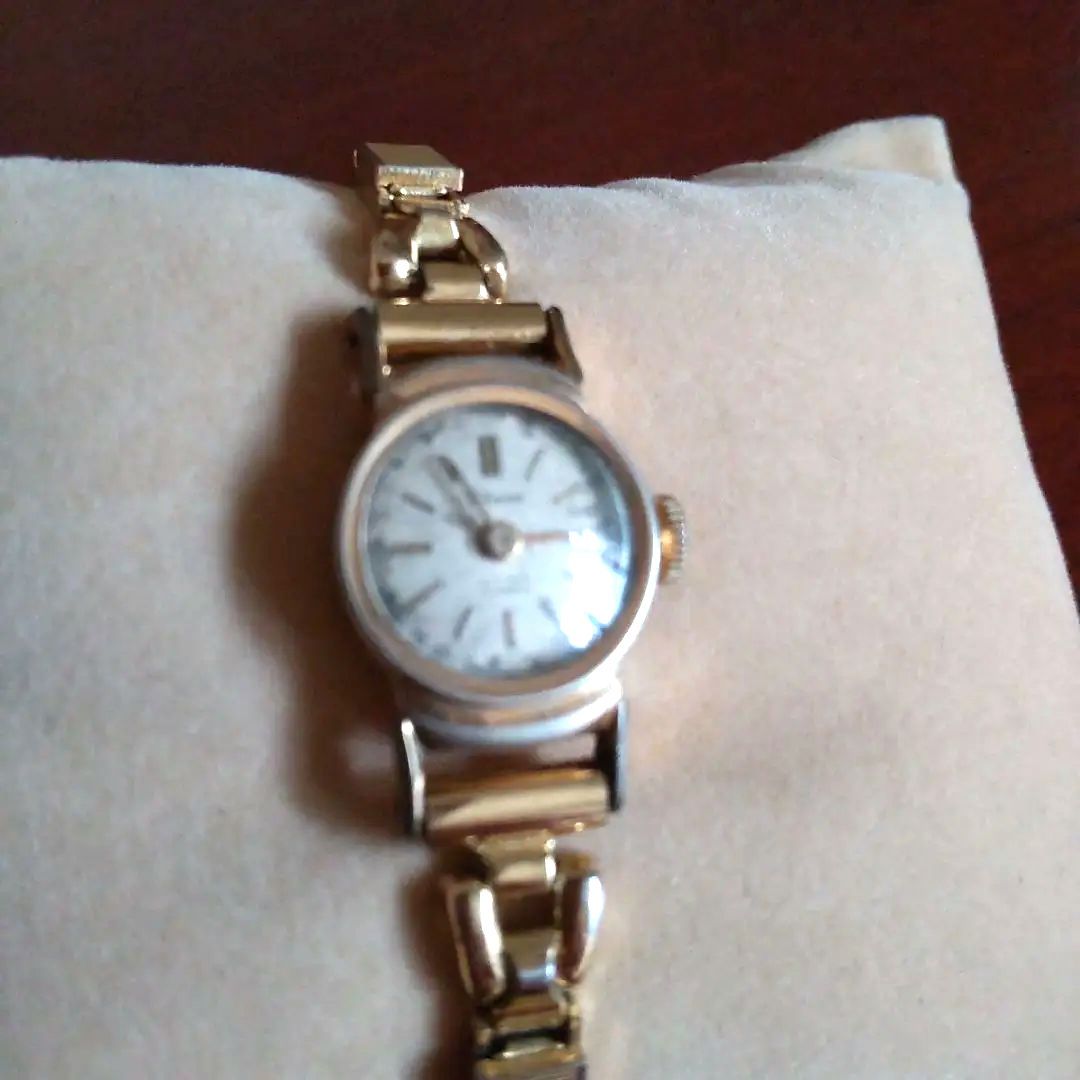 Citizen charm C5101 Analog Quartz Women