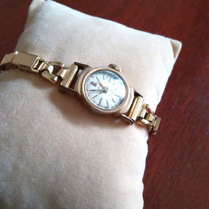 Citizen charm C5101 Analog Quartz Women
