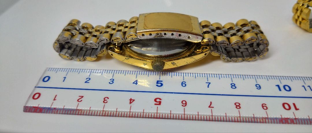 Giulio Valentino Analog Quartz Men ジュリオ・ヴァレンティノ Italy ペアーウォッチ Working Item