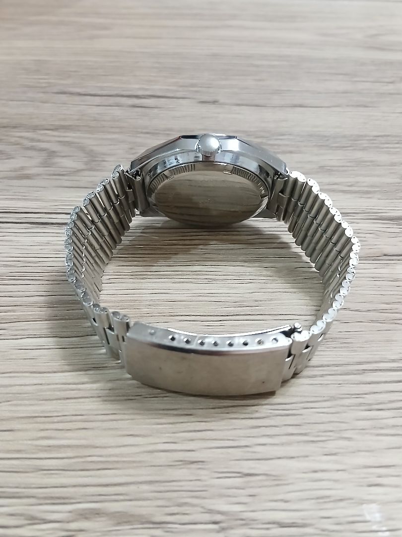 Analog Mechanical (Manual) Men