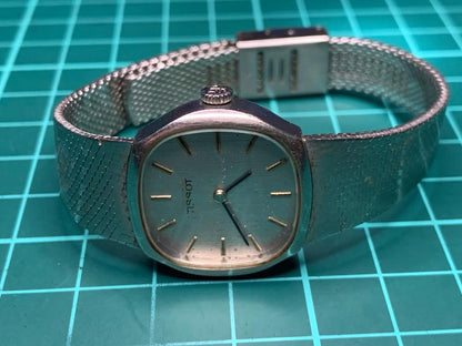 Tissot Analog Mechanical (Manual) Women Women