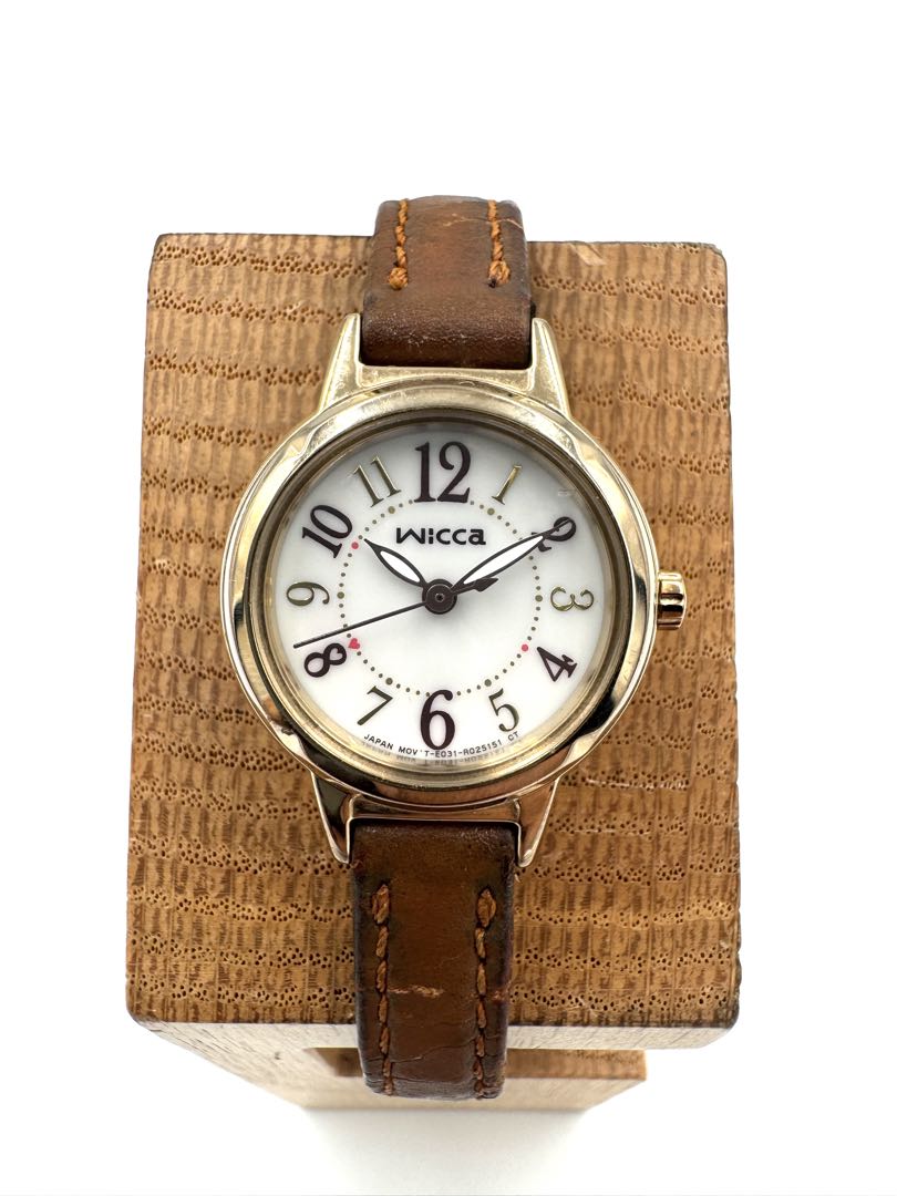 Citizen Wicca E031-R025151 Analog Quartz (Solar Powered) Women Vtg. Eco-Drive Solar Gold Tone Ladies Leather Watch