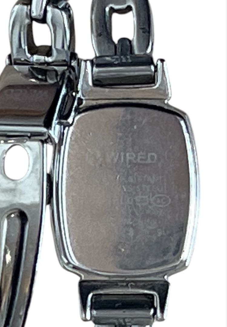 Seiko wired Analog Quartz Women