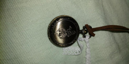 Alice in Wonderland Analog Quartz Women