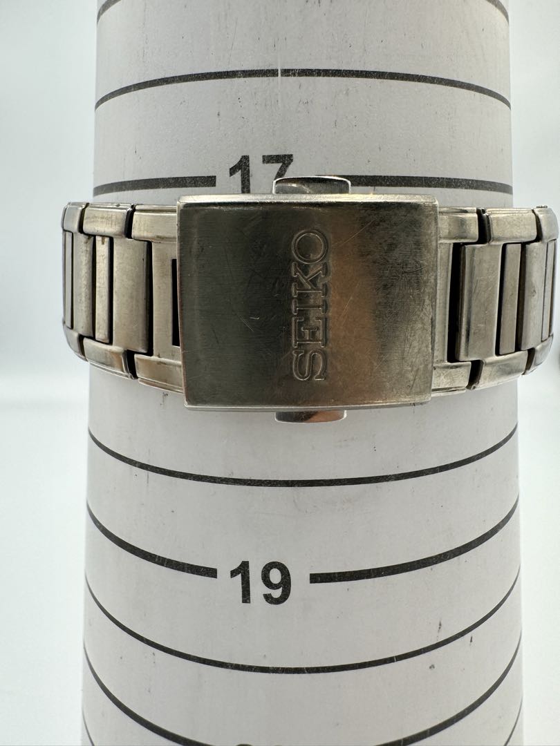 Seiko Spirit V145-0BA0 Analog Quartz Unisex Adults Solar Titanium Vintage Day Date Black Dial Men'S Watch Japan
