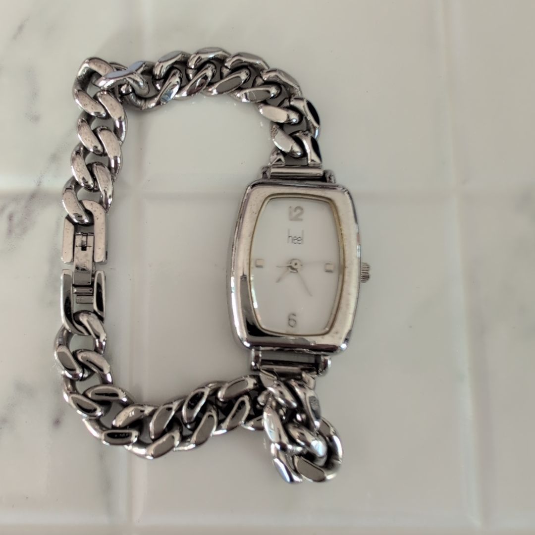 Heel Analog Quartz Women
