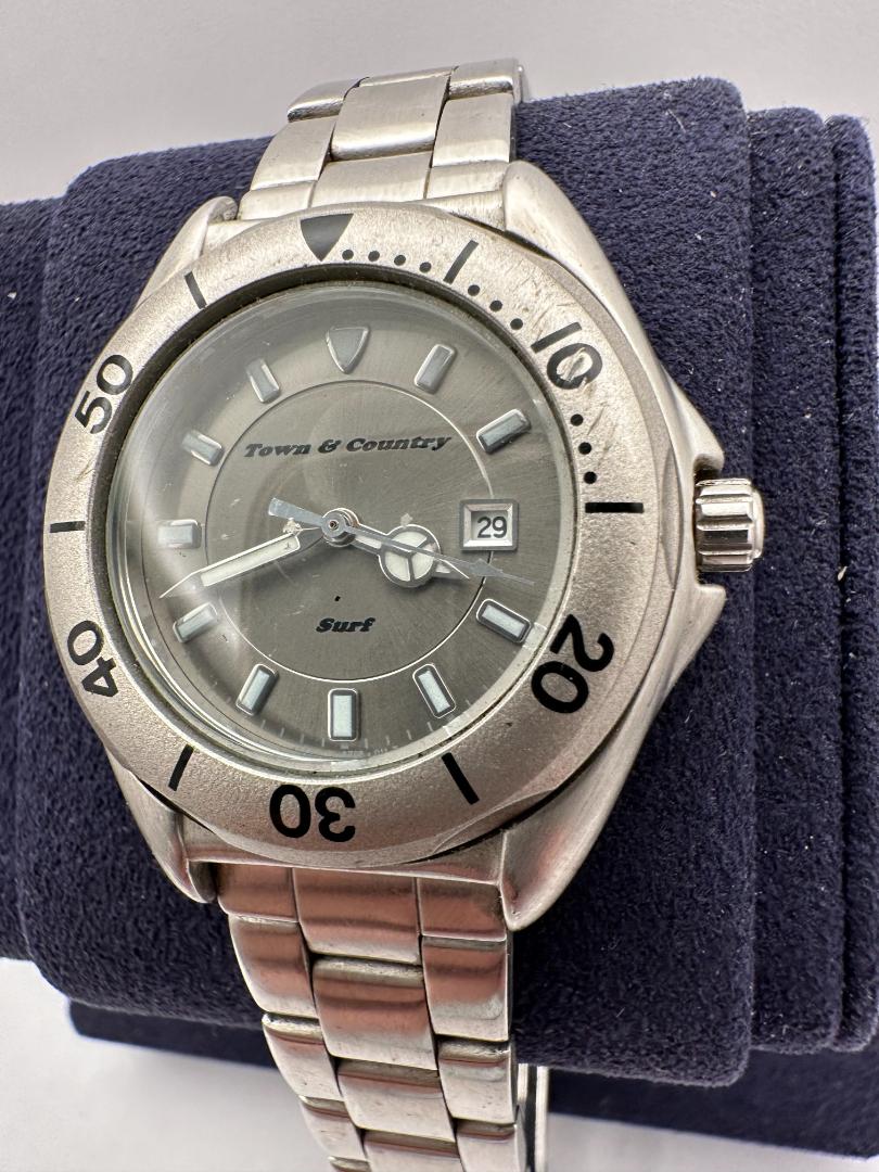 Town & Country Surf Ladies Wristwatch 32mm Analog Quartz 200m Water Resist