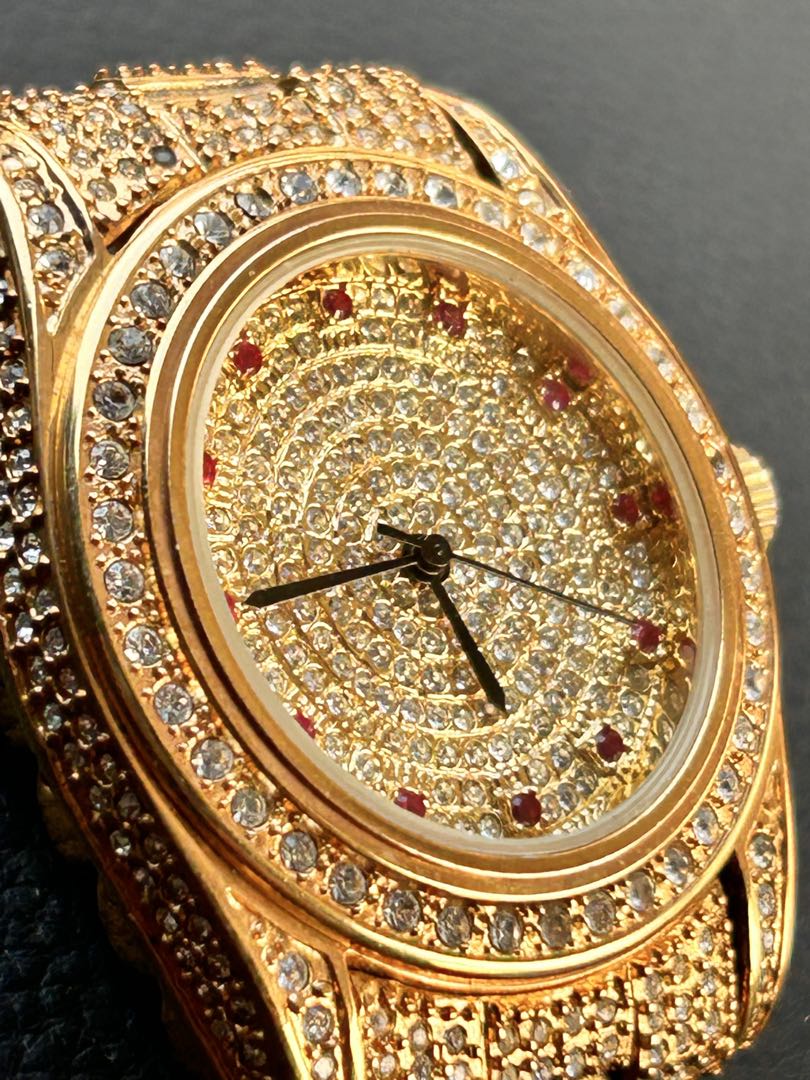 Louila Sale Analog Quartz Men ルイラセール 12Pルビー宝飾時計 Working Item