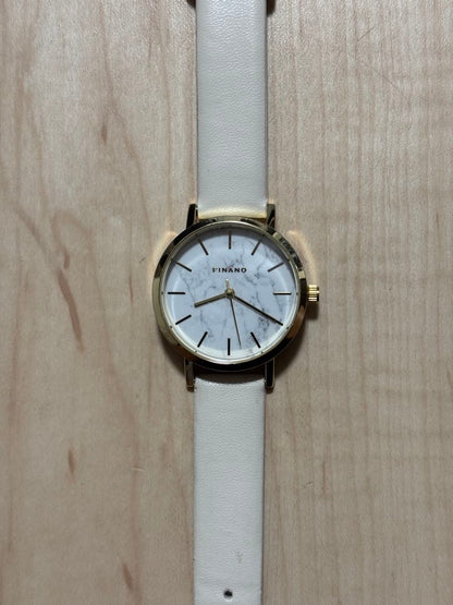 Finano Analog Quartz Women フィナノ ホワイトレザー Watch これ以上値下げはしません