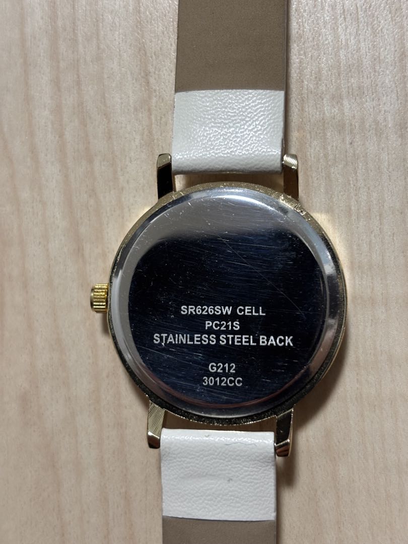 Finano Analog Quartz Women フィナノ ホワイトレザー Watch これ以上値下げはしません