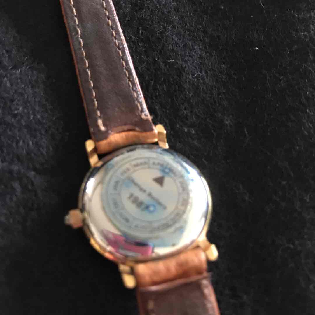 Lanvis Analog Quartz Women