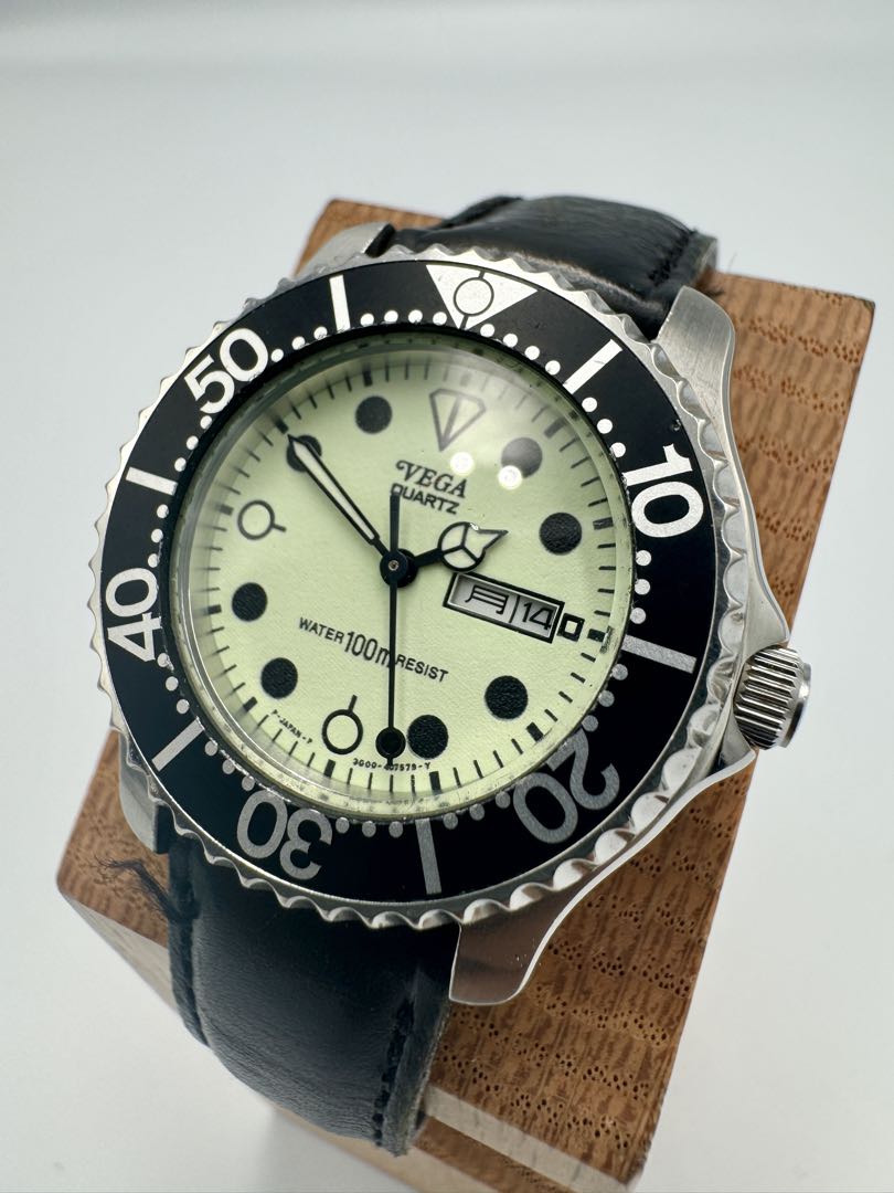 VEGA Quartz Watch Date Calendar
