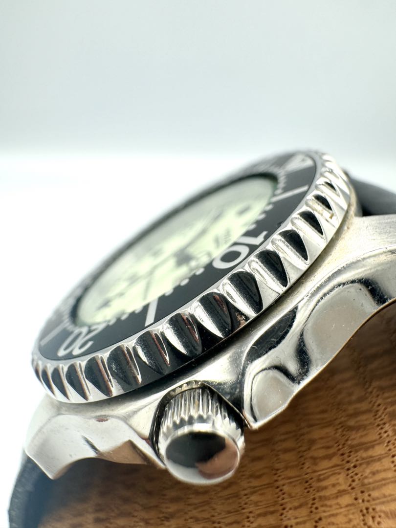 VEGA Quartz Watch Date Calendar