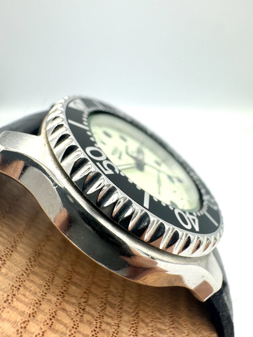 VEGA Quartz Watch Date Calendar