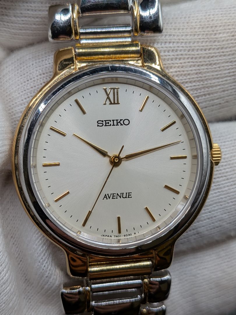 Seiko avenue 7F01-6F50 Analog Quartz Men Beautiful Item Battery & Gasket Replaced