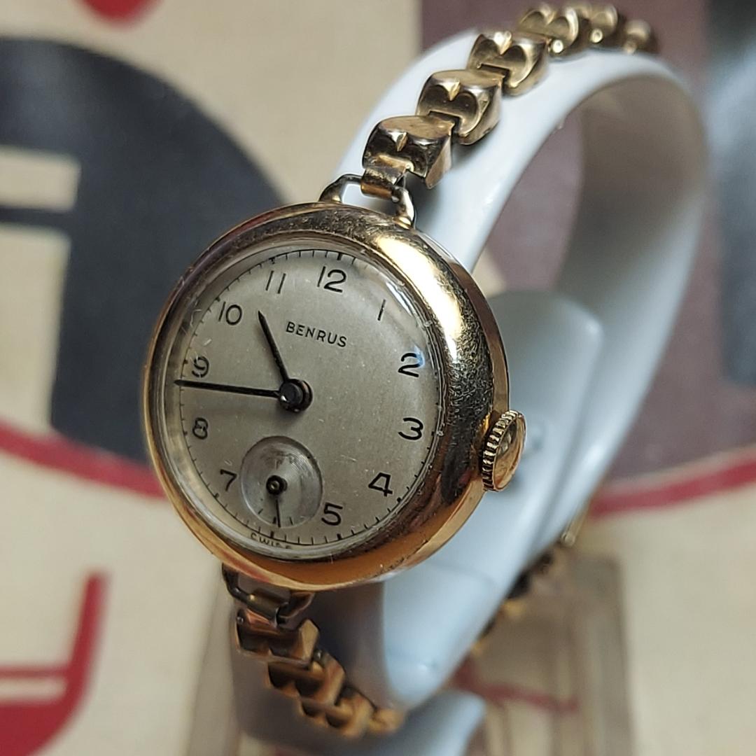 Benrus Analog Mechanical (Manual) Women
