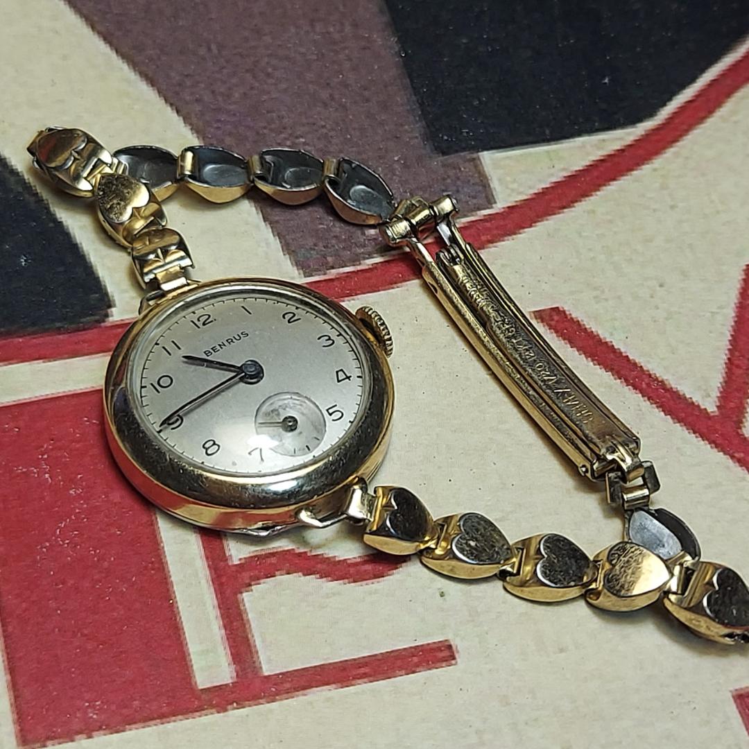 Benrus Analog Mechanical (Manual) Women