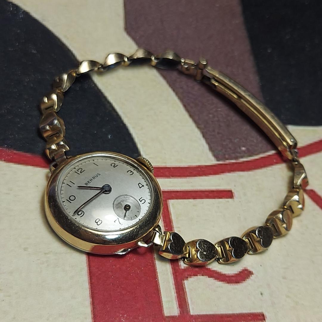 Benrus Analog Mechanical (Manual) Women