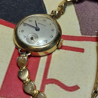 Benrus Analog Mechanical (Manual) Women
