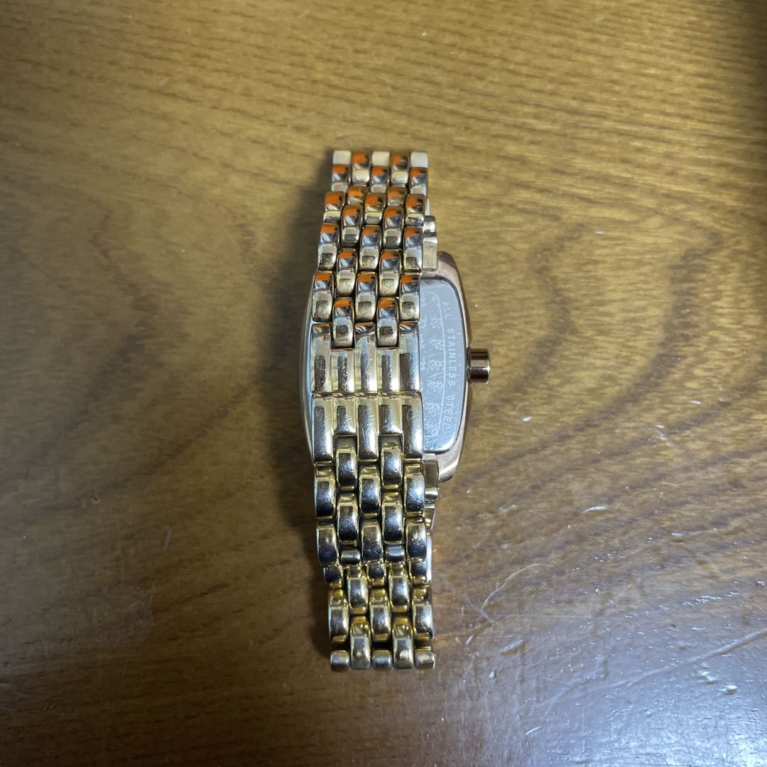 Analog Quartz Women