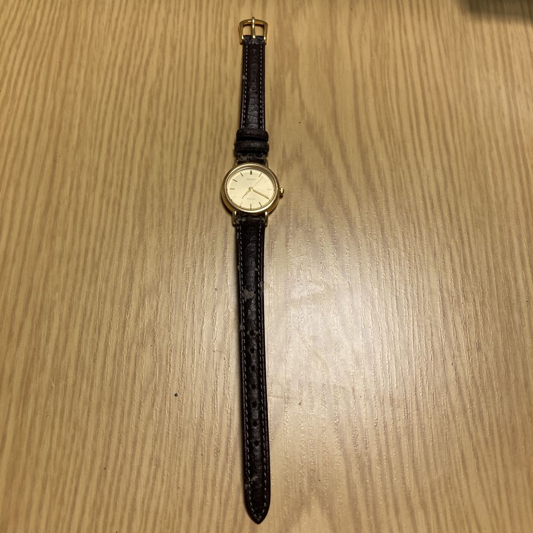 Seiko Avenue 1F21-0C40 Analog Quartz Women