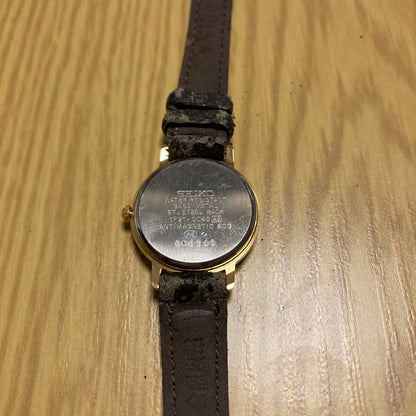 Seiko Avenue 1F21-0C40 Analog Quartz Women