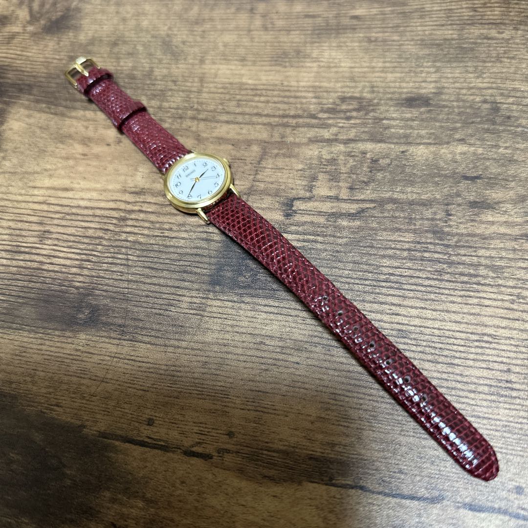 Seiko 1N01-0BA0 Analog Quartz Women