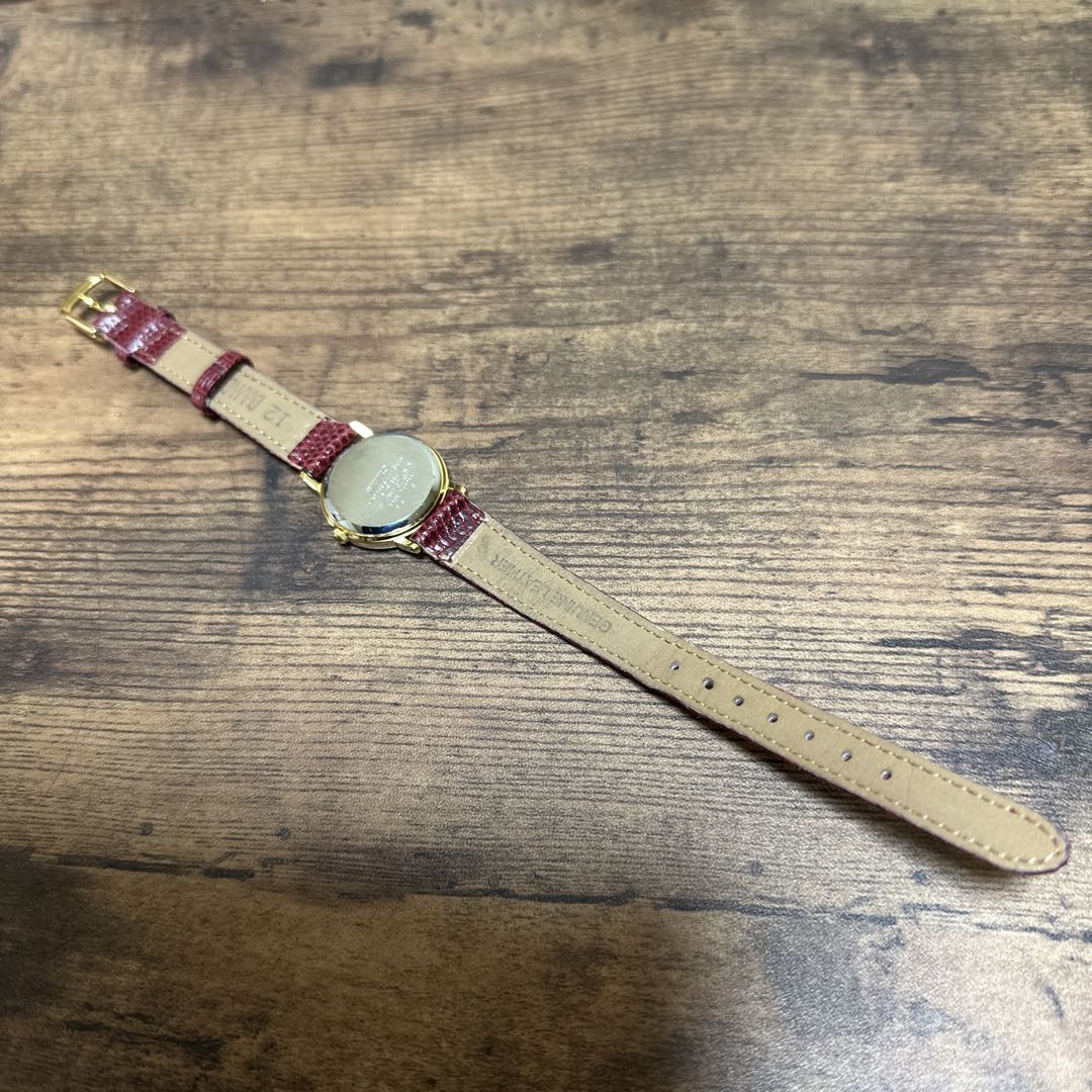 Seiko 1N01-0BA0 Analog Quartz Women