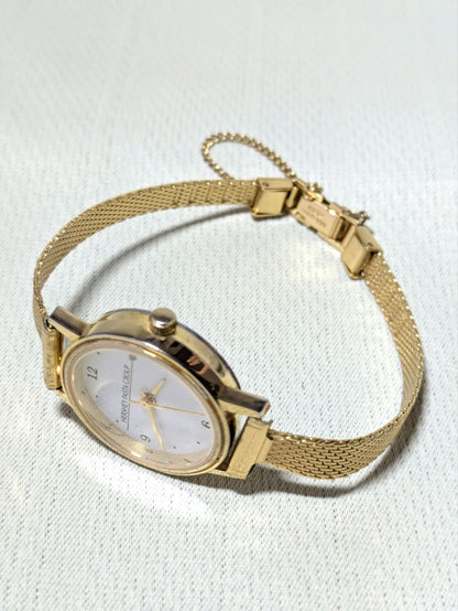 Hershey Pasta Group Analog Quartz Women ハーシーパスタグループ ブレスレットウォッチ 稼働中