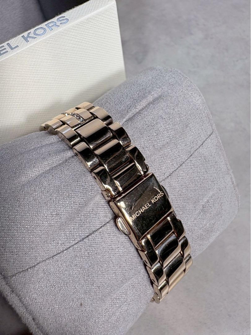 Analog Quartz Women