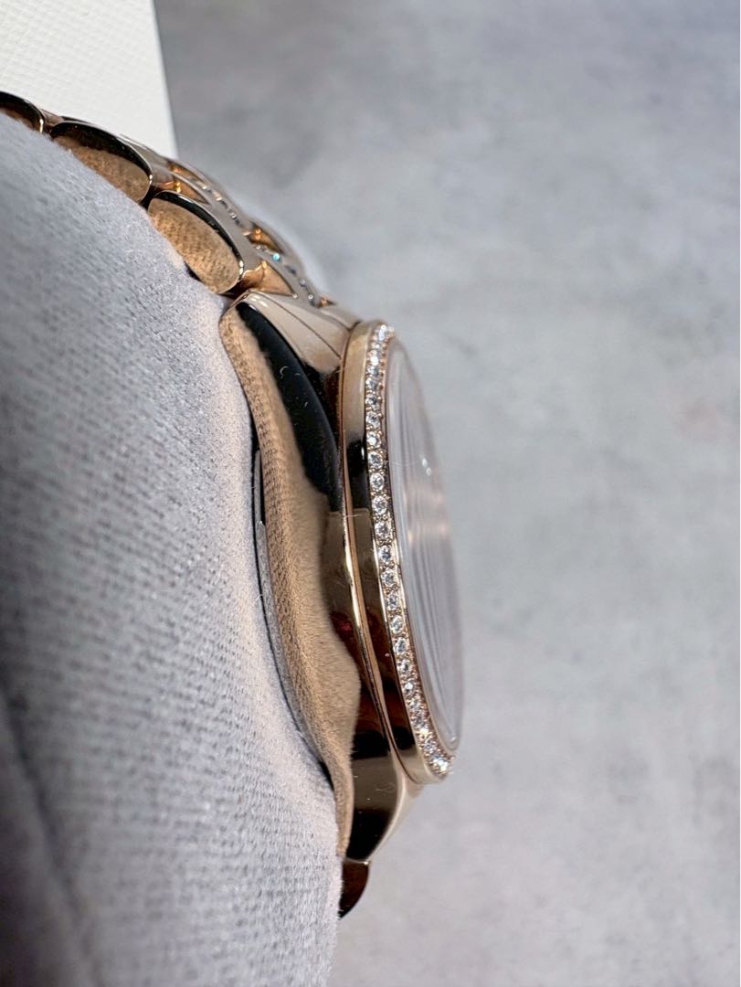 Analog Quartz Women
