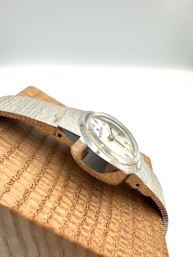 Edox Analog Mechanical (Manual) Women Manual Winding Watch