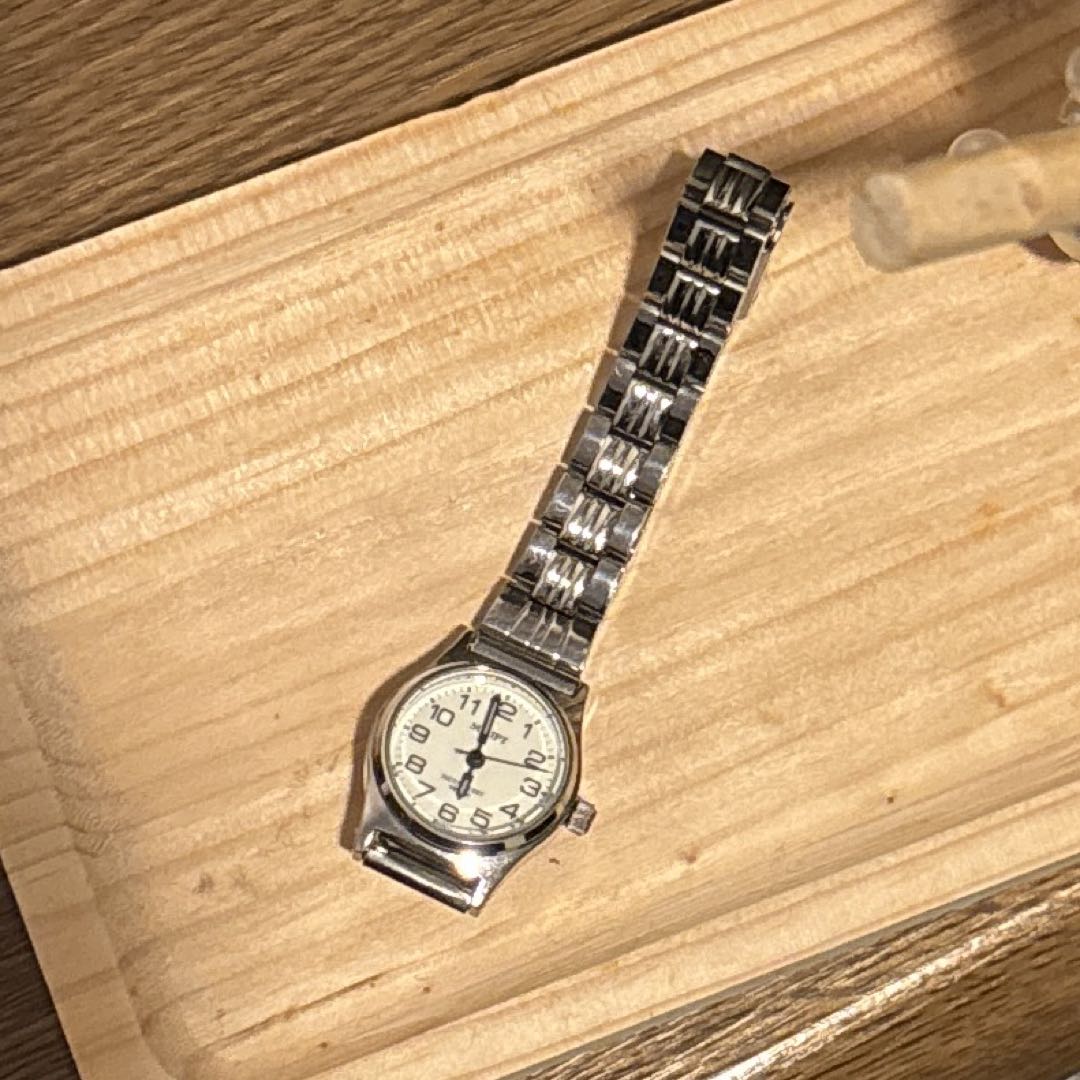 J-axis Script Analog Quartz Women