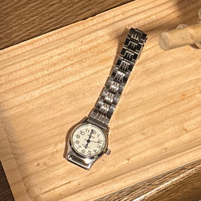 J-axis Script Analog Quartz Women