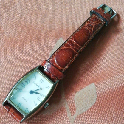 La Moderna Analog Quartz Women