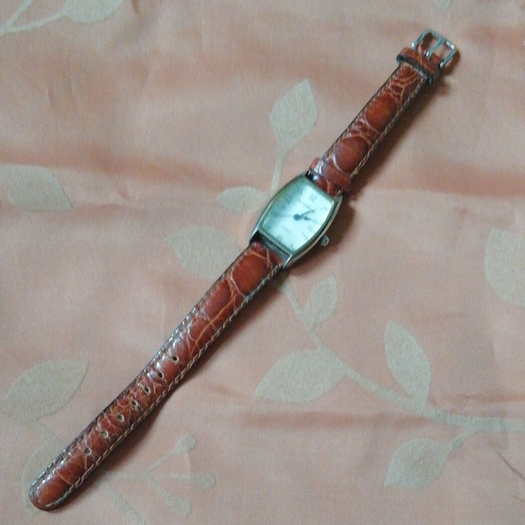 La Moderna Analog Quartz Women