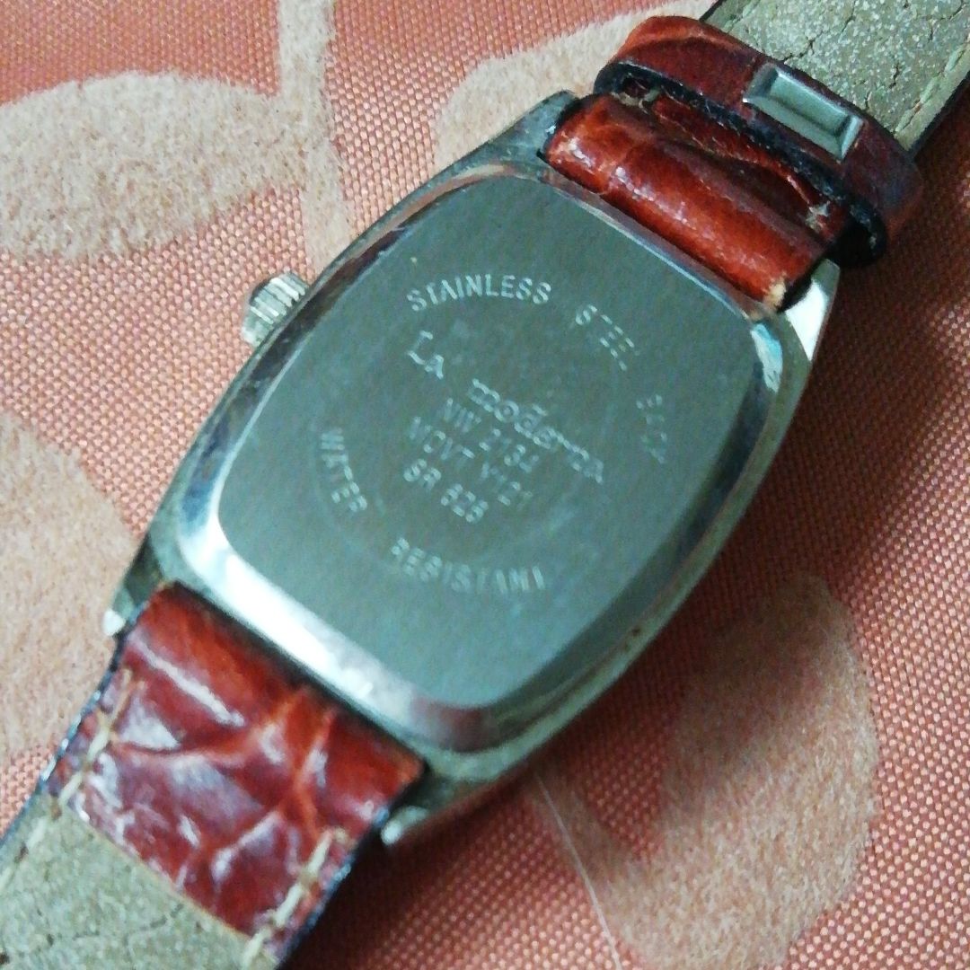 La Moderna Analog Quartz Women