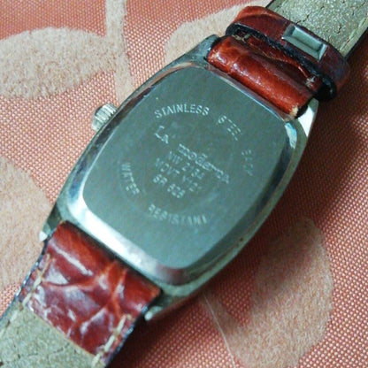 La Moderna Analog Quartz Women