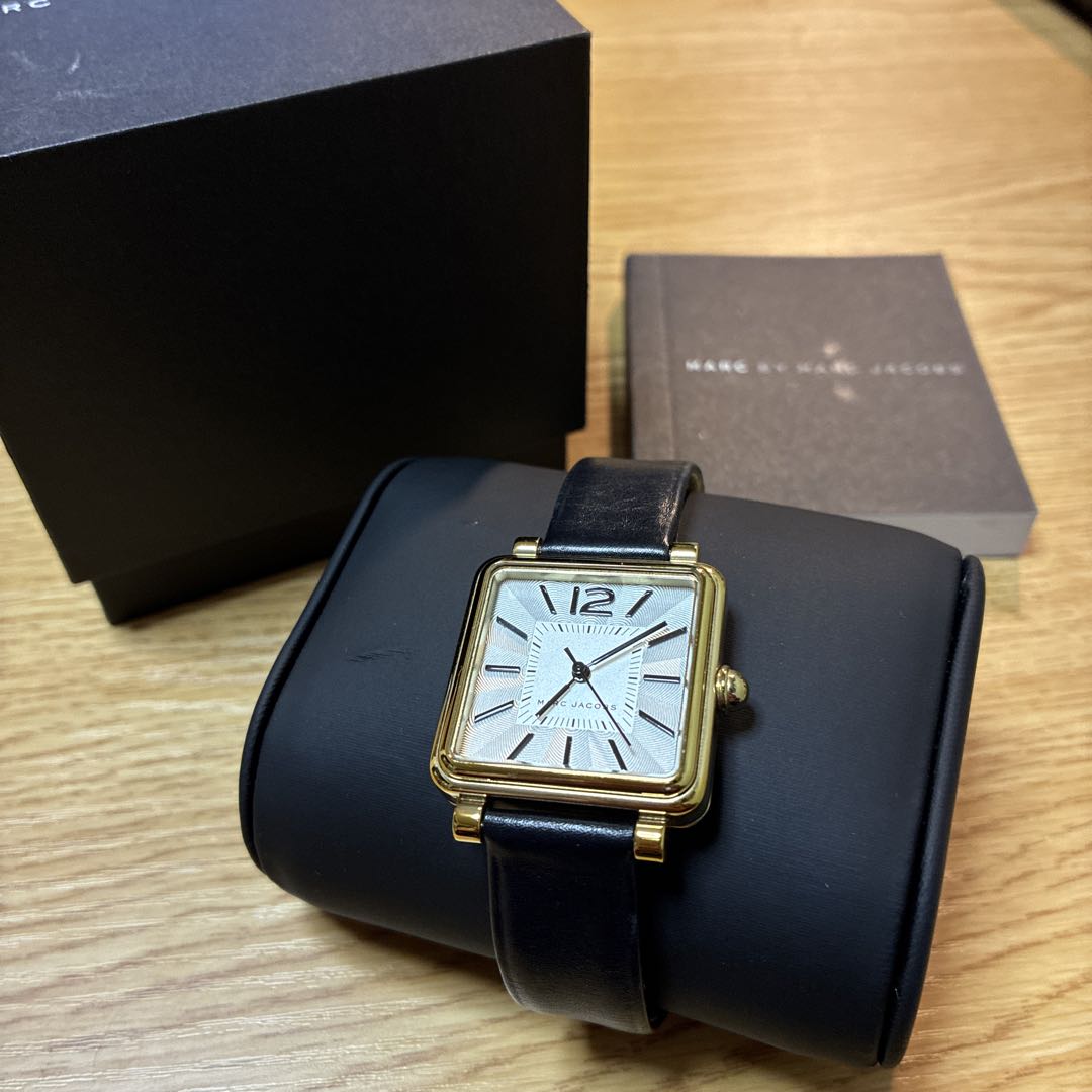 Analog Quartz Women