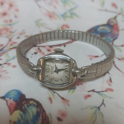 Gruen Analog Mechanical (Manual) Women
