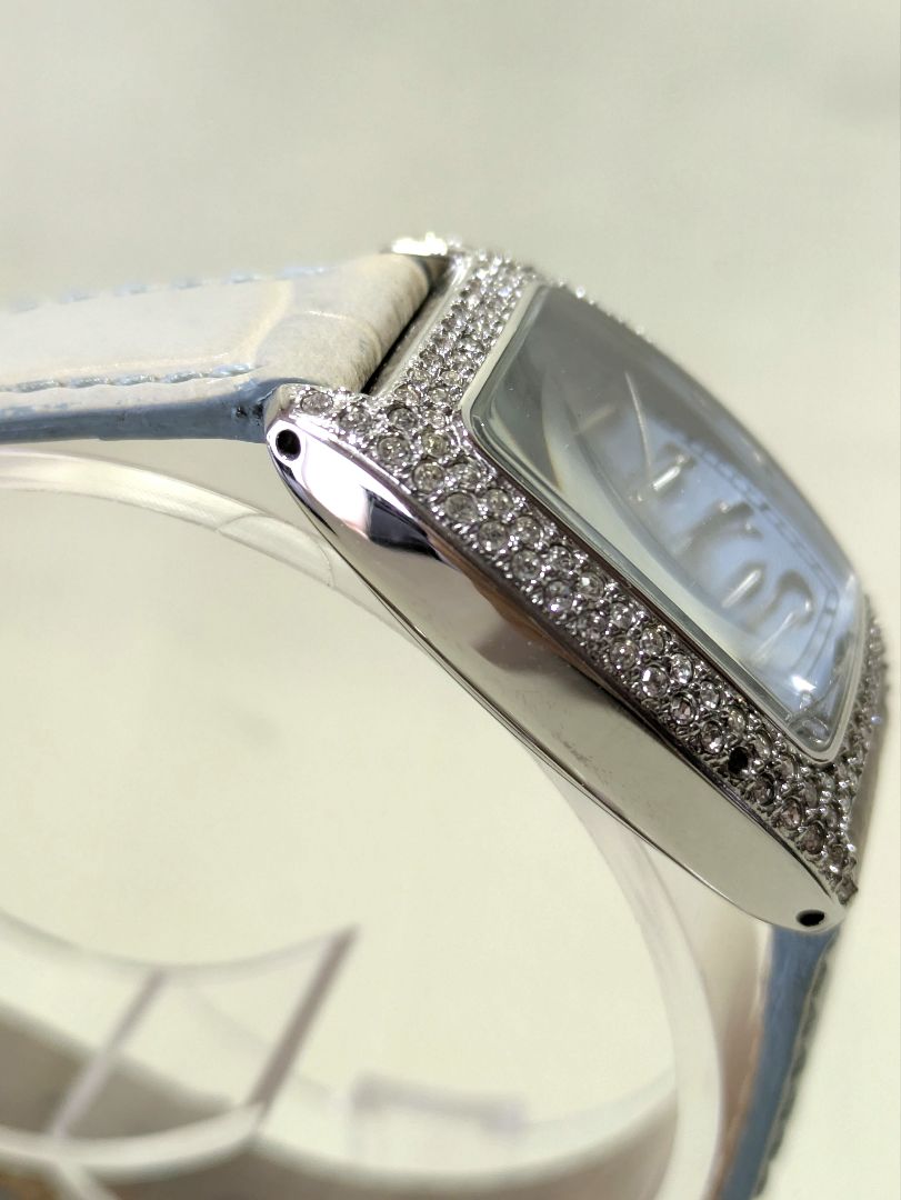 Folli Follie Analog Quartz Women フォリフォリ ストーン付き水色 カレンダー付き 稼働中