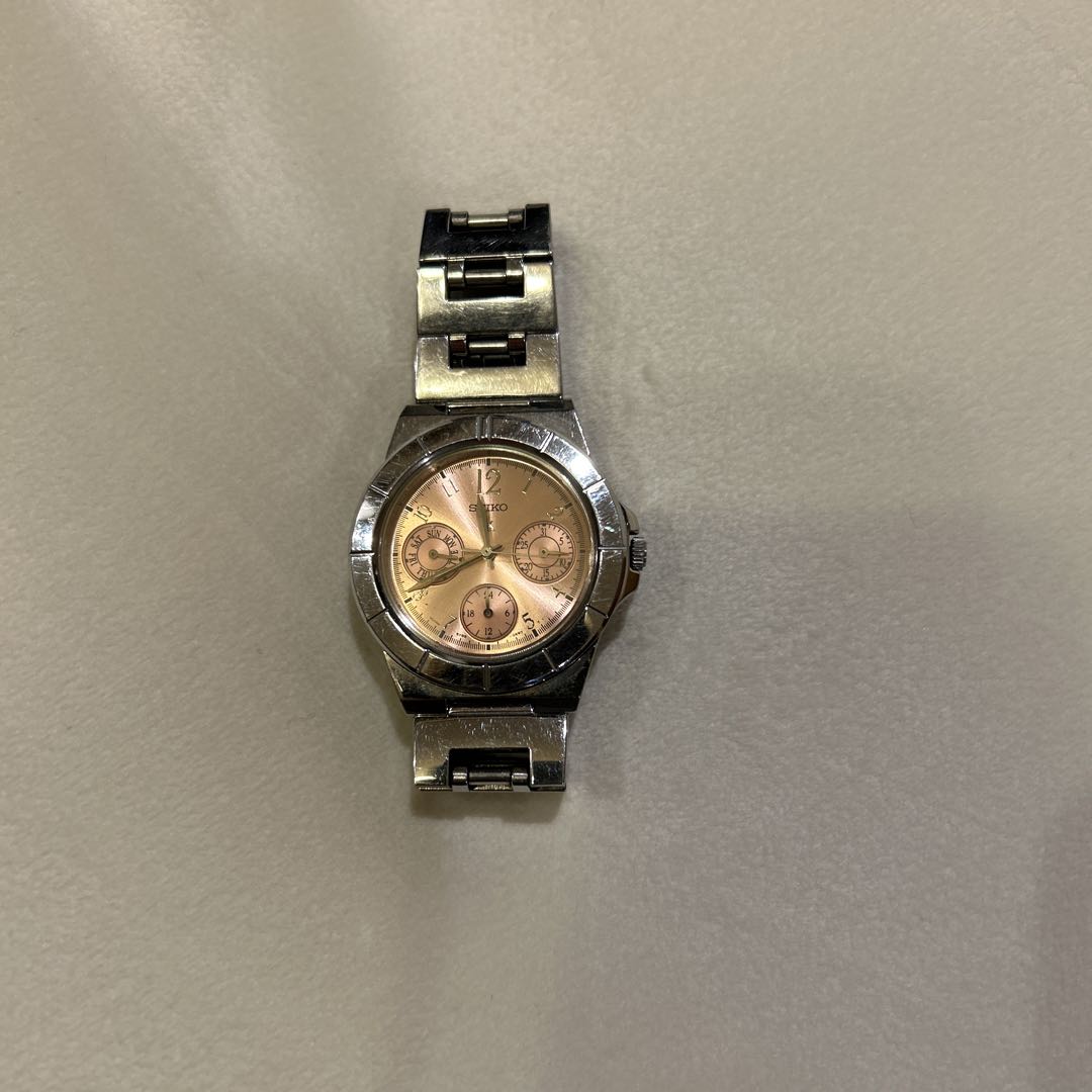 Seiko lk/lukia Analog Quartz Women