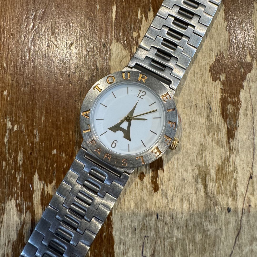 THE EIFFEL TOWER PARIS Analog Quartz Women