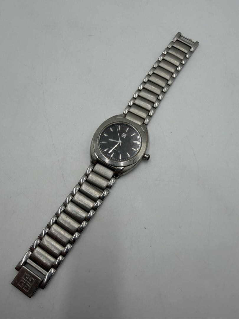 Givenchy Analog Quartz Men ジバンシー Pr.19.0 Watch ジャンク