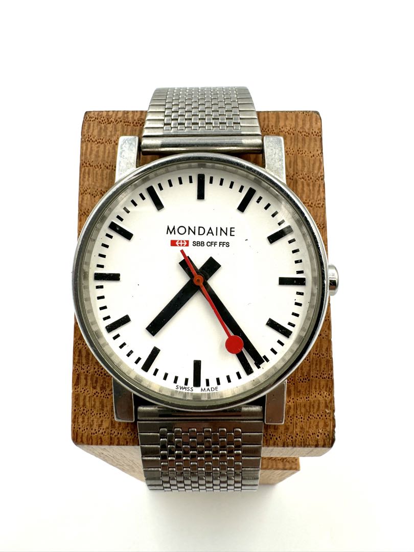 Mondaine Analog Quartz Men Watch
