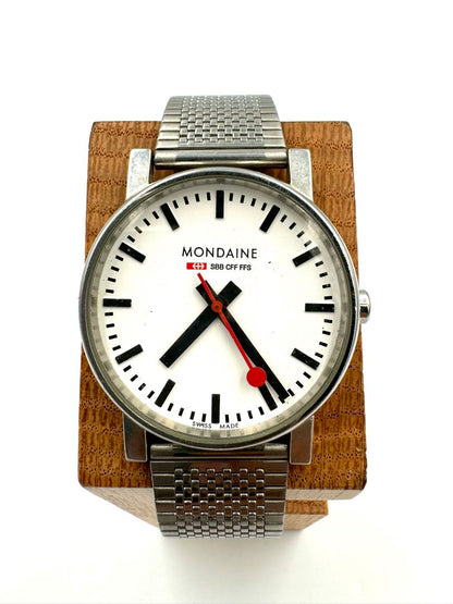 Mondaine Analog Quartz Men Watch
