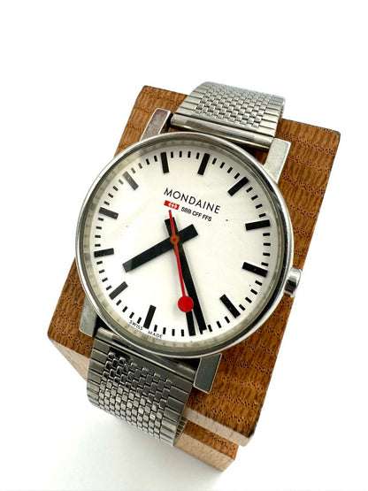 Mondaine Analog Quartz Men Watch